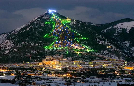As maiores (e mais originais) árvores de Natal do mundo