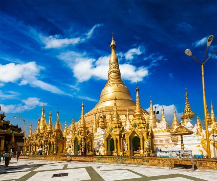 Pagode Shwedagon em Yangon - Birmânia