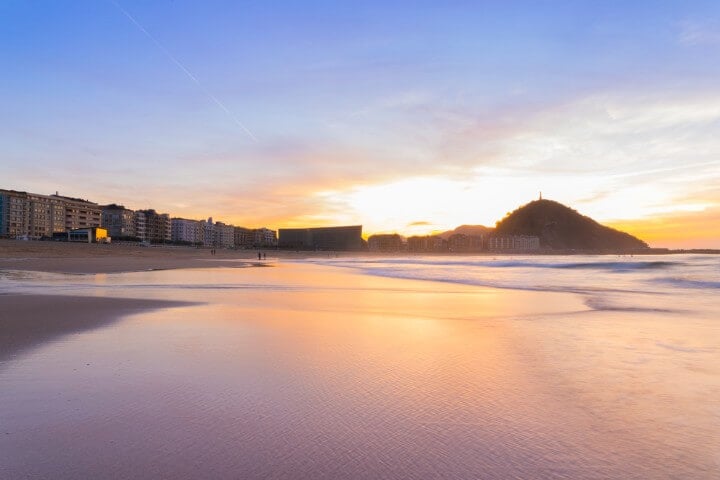 praia em Saint Sebastian em espanha