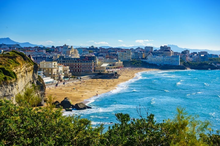 Praia de Biarritz em França