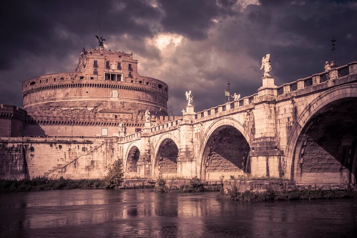 estatuas de anjos na Ponte Sant Angelo em roma