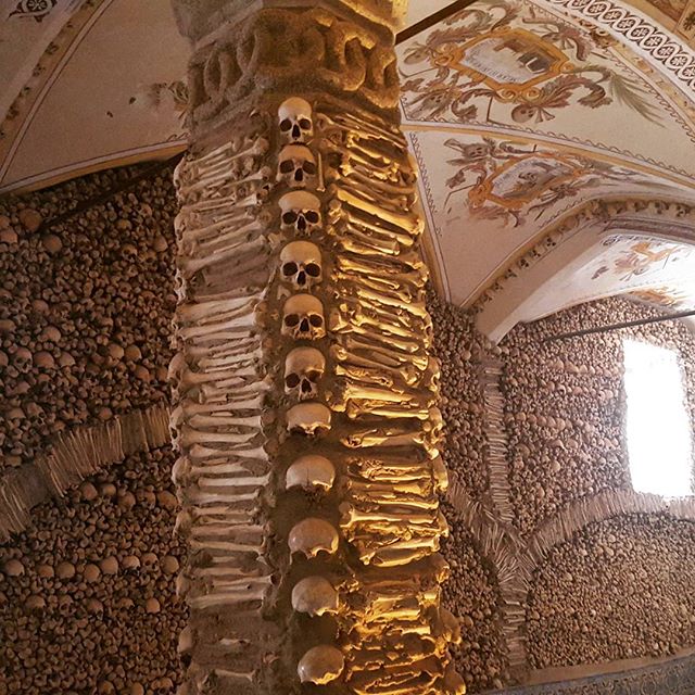 capela dos ossos, Portugal