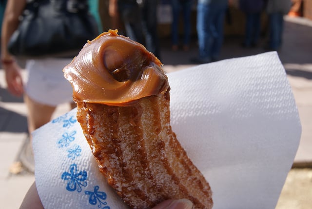 churro com doce de leite