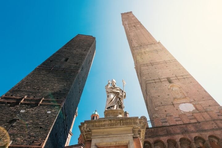 Torre degli Asinelli em bolonha itália