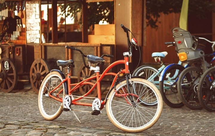 bicicleta para duas pessoas em amesterdão - holanda
