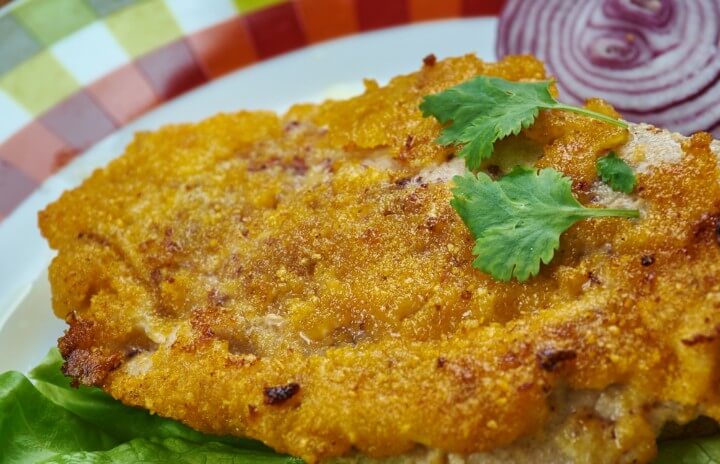 Schnitzel prato popular em milão - itália