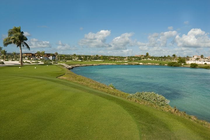 golfe com vista para o mar