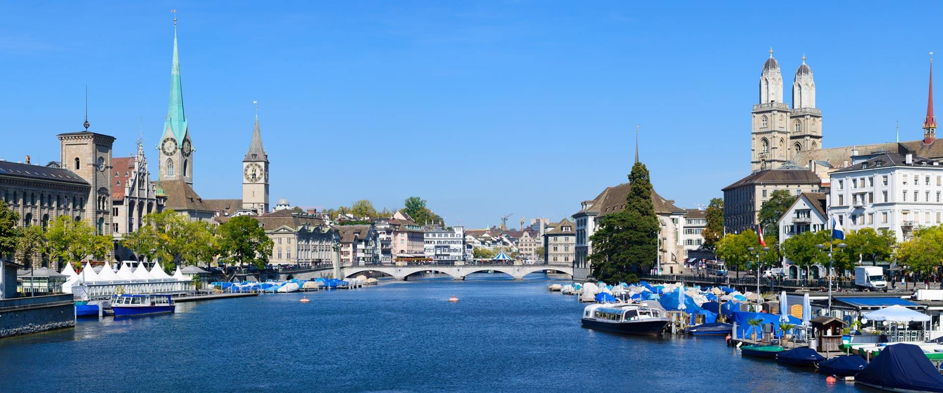 Mercado de Natal na estação de Zurique.