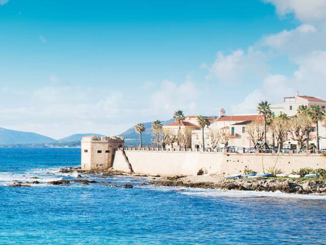 Reserva voos baratos para Alghero com a EDreams