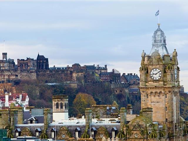 Reserva voos baratos para Edimburgo com a EDreams
