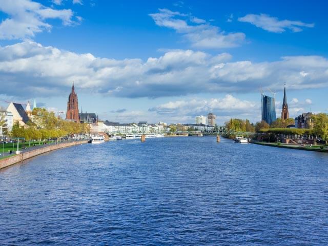 Reserva o teu Voo + Hotel em Frankfurt na eDreams.pt