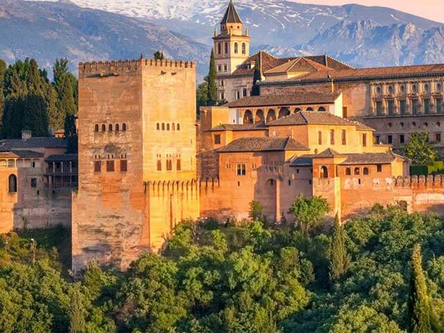 Reserva voos baratos para Granada com a EDreams