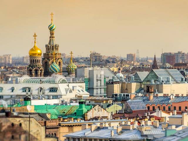 Reserve o seu Voo + Hotel em São Petersburgo na eDreams.pt