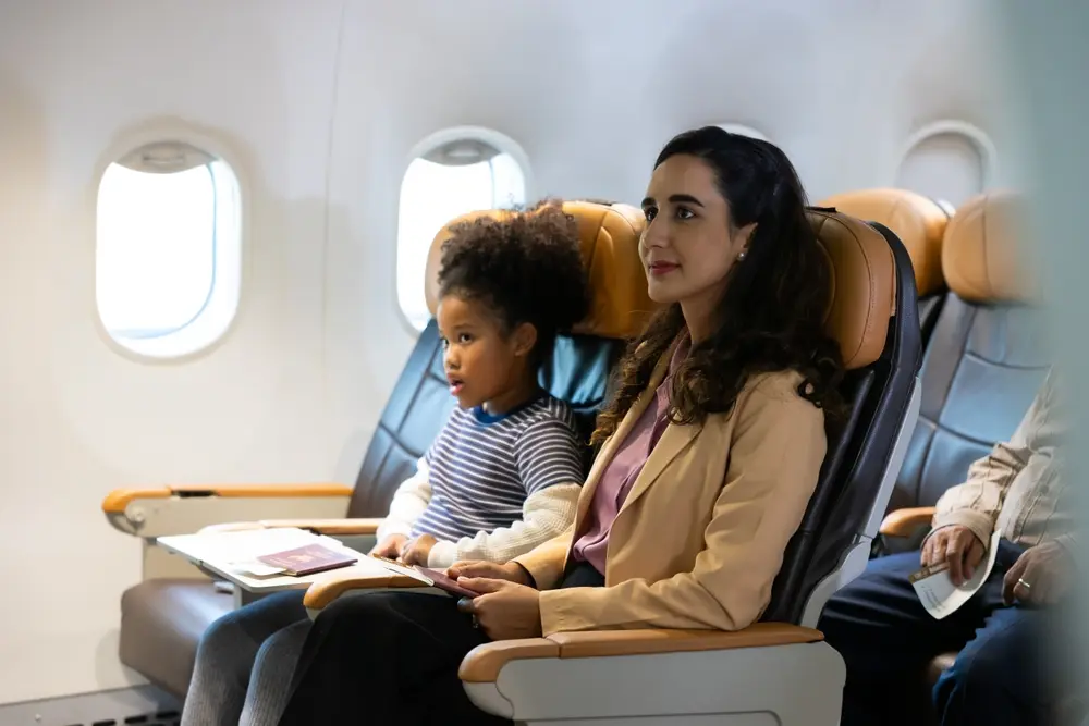 Banco reclinado no avião